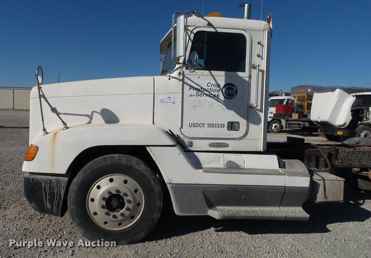image for item K1038 1997 Freightliner FLD truck cab and chassis