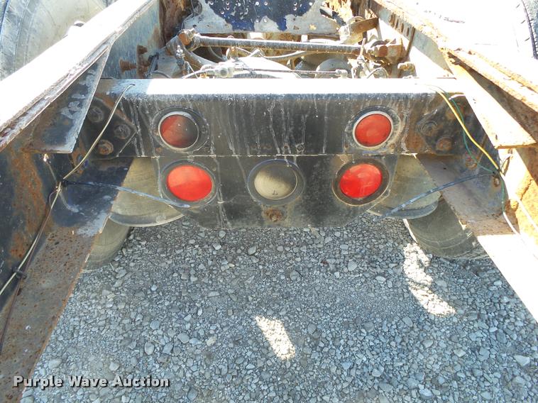 image for item K1038 1997 Freightliner FLD truck cab and chassis