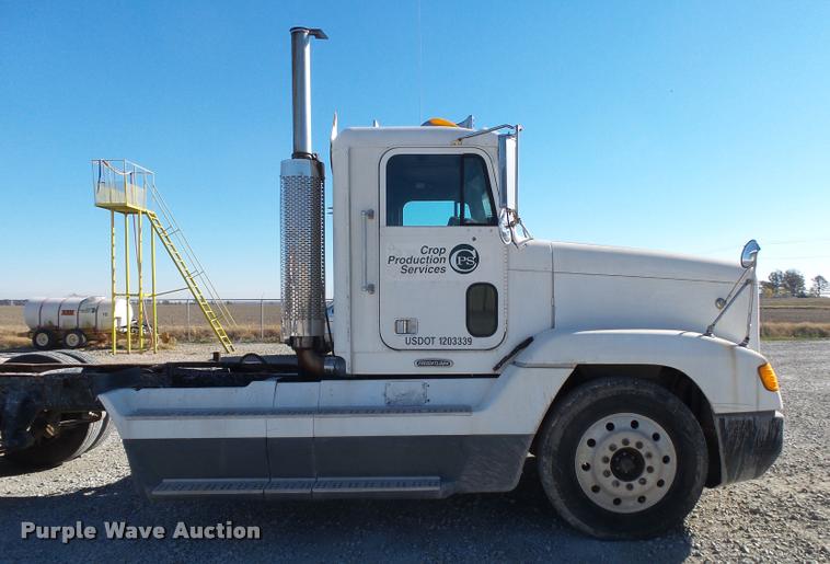 image for item K1038 1997 Freightliner FLD truck cab and chassis