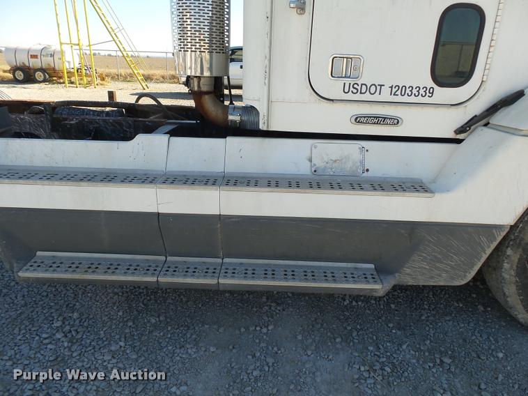 image for item K1038 1997 Freightliner FLD truck cab and chassis