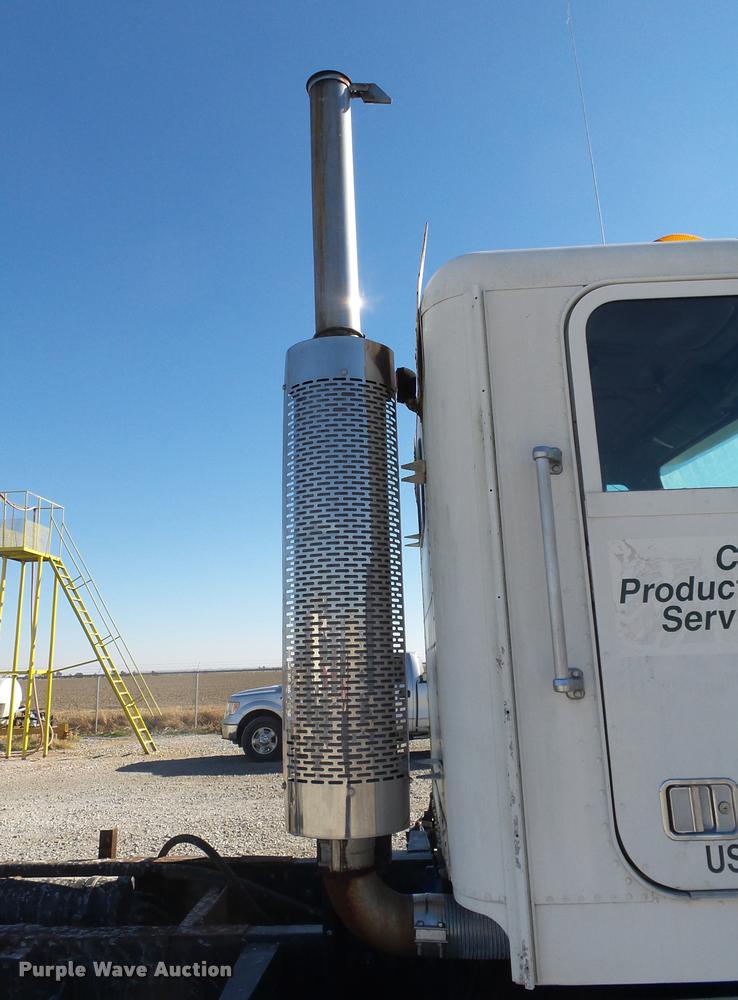 image for item K1038 1997 Freightliner FLD truck cab and chassis