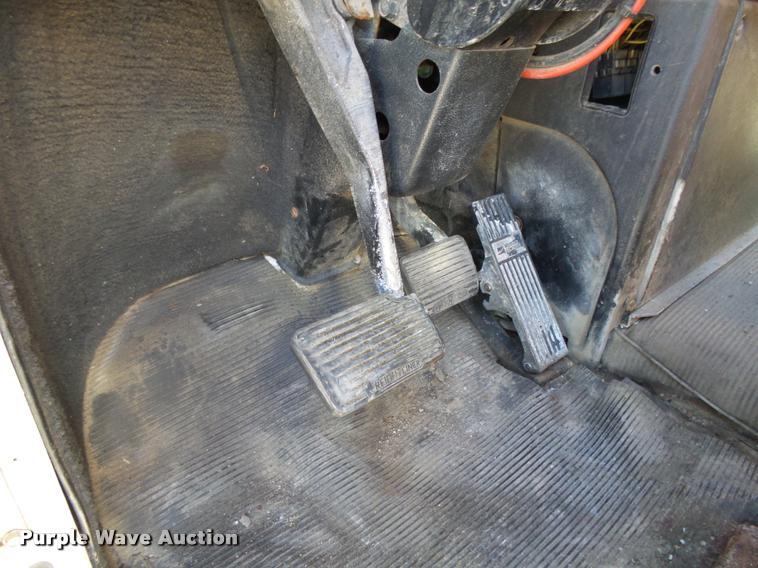 image for item K1038 1997 Freightliner FLD truck cab and chassis