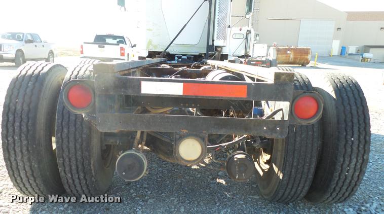 image for item K1039 1995 Freightliner FLD truck cab and chassis