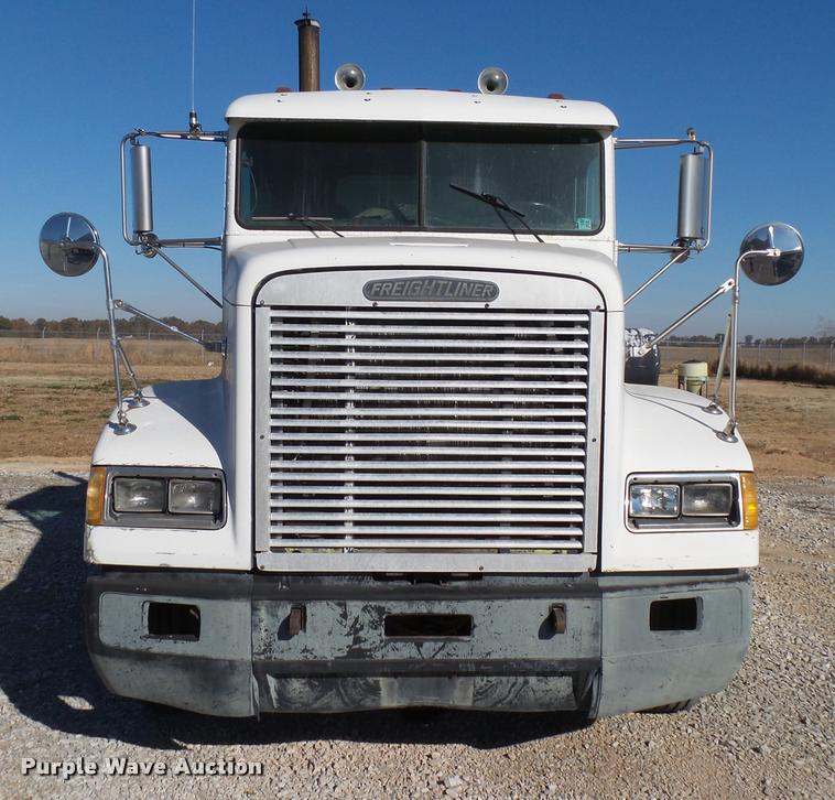image for item K1039 1995 Freightliner FLD truck cab and chassis