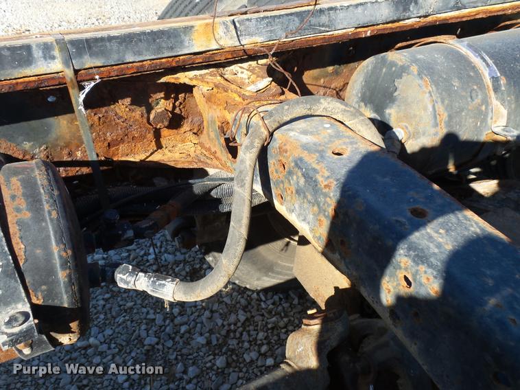 image for item K1039 1995 Freightliner FLD truck cab and chassis