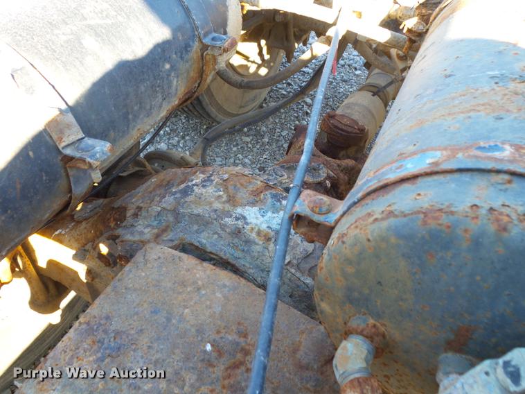 image for item K1039 1995 Freightliner FLD truck cab and chassis