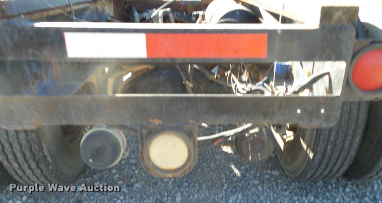 image for item K1039 1995 Freightliner FLD truck cab and chassis