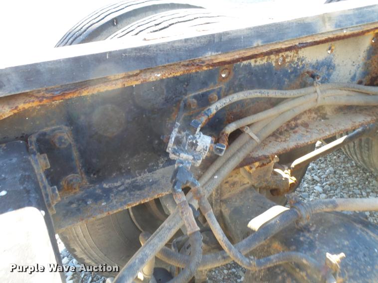 image for item K1039 1995 Freightliner FLD truck cab and chassis