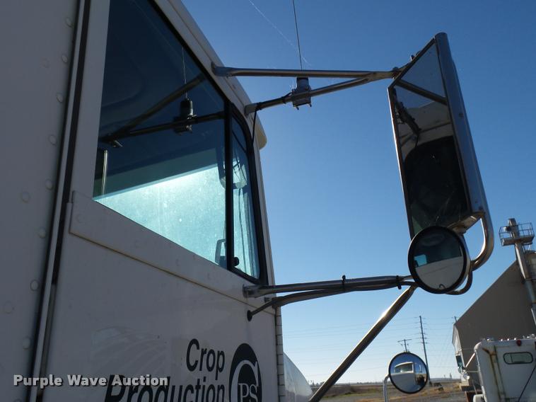 image for item K1039 1995 Freightliner FLD truck cab and chassis