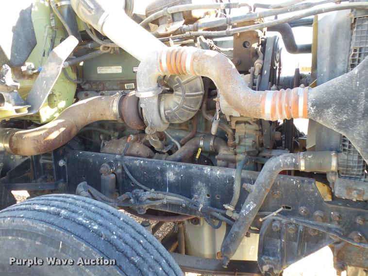 image for item K1039 1995 Freightliner FLD truck cab and chassis