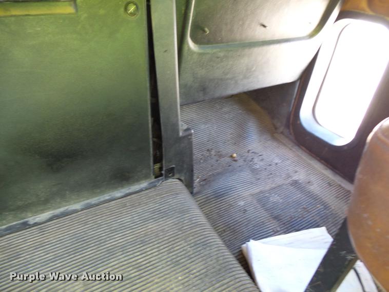 image for item K1039 1995 Freightliner FLD truck cab and chassis