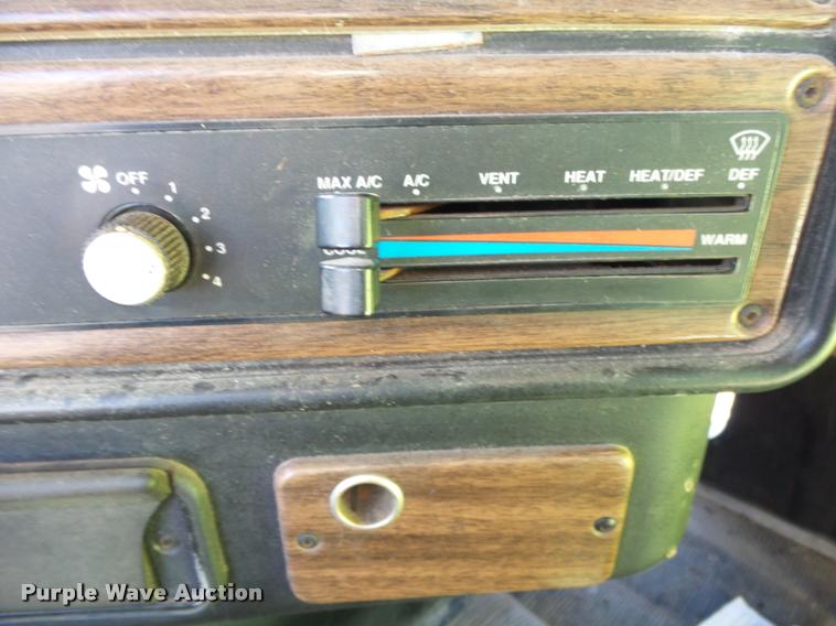 image for item K1039 1995 Freightliner FLD truck cab and chassis