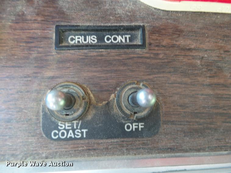 image for item K1039 1995 Freightliner FLD truck cab and chassis