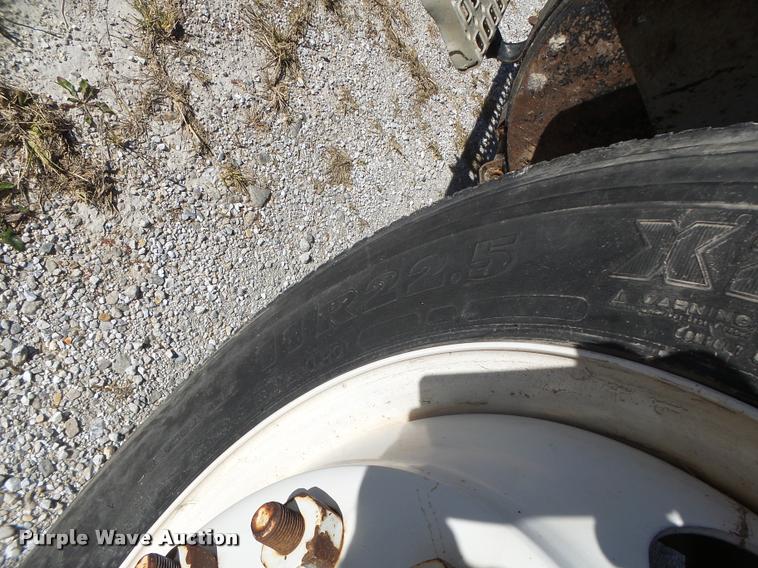 image for item K5559 1993 Volvo WG semi truck