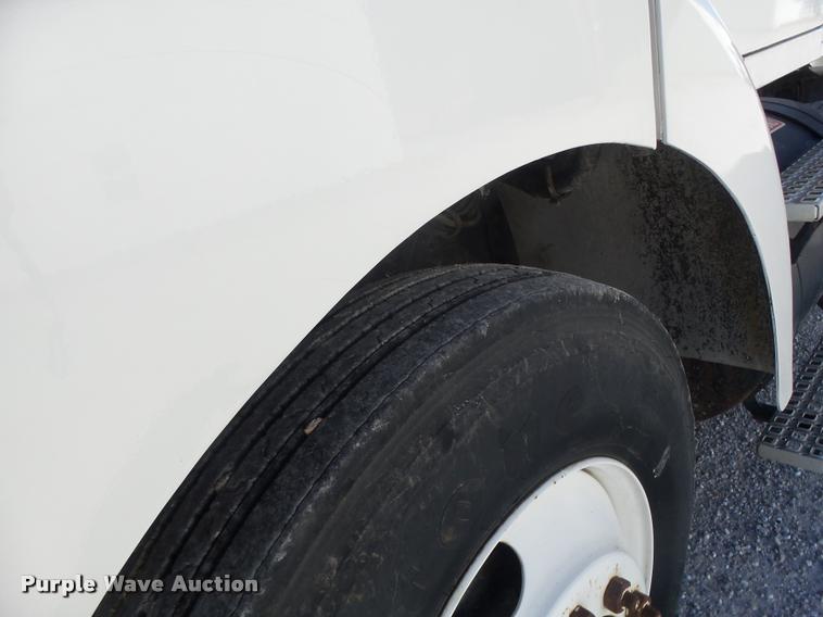 image for item K5559 1993 Volvo WG semi truck