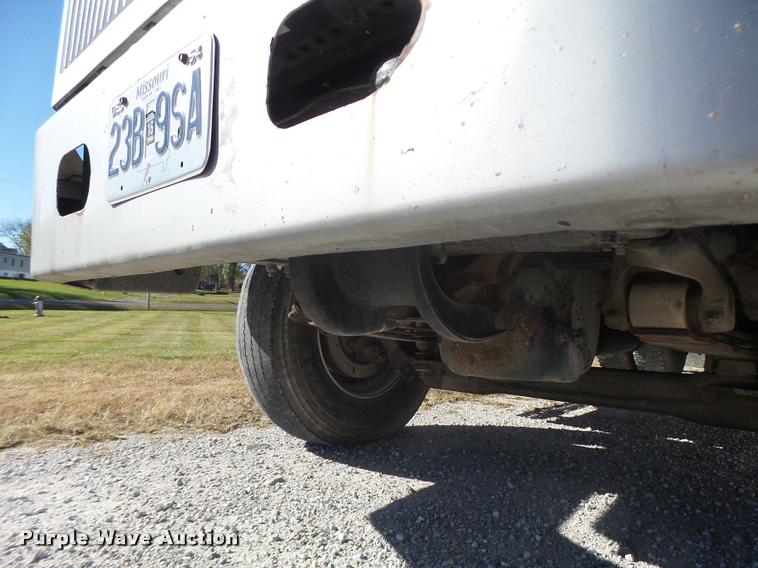 image for item K5559 1993 Volvo WG semi truck