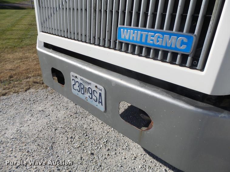 image for item K5559 1993 Volvo WG semi truck