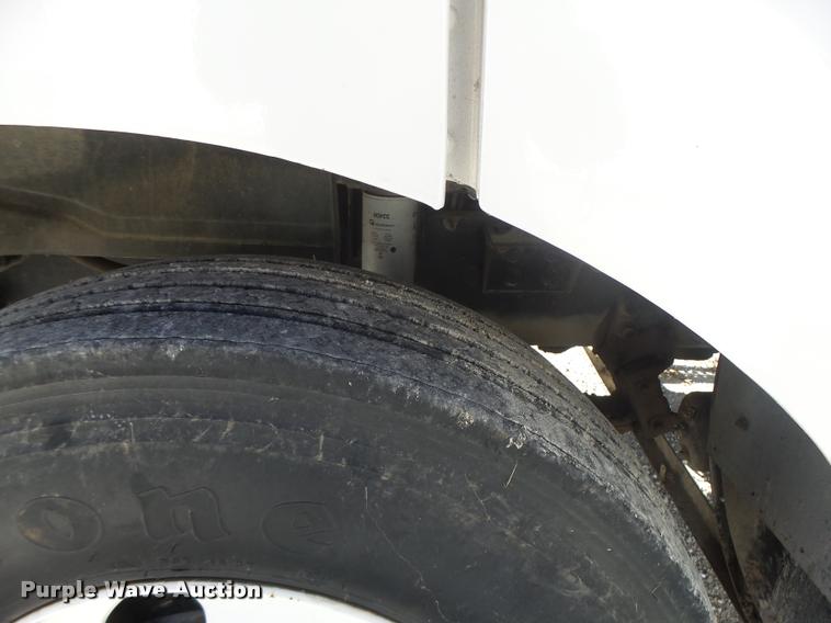 image for item K5559 1993 Volvo WG semi truck