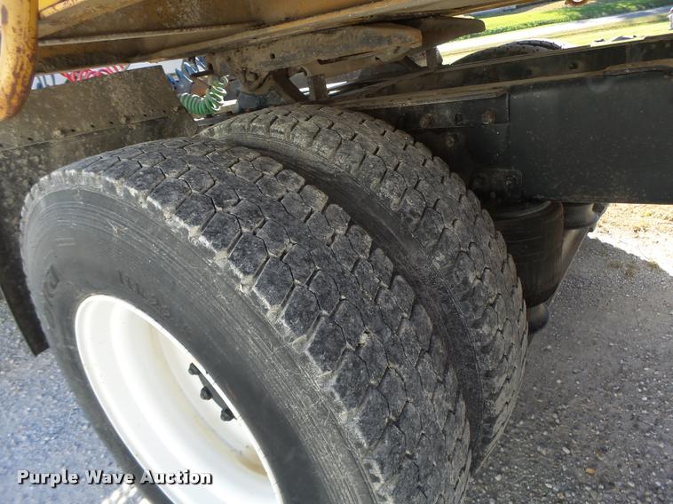 image for item K5559 1993 Volvo WG semi truck