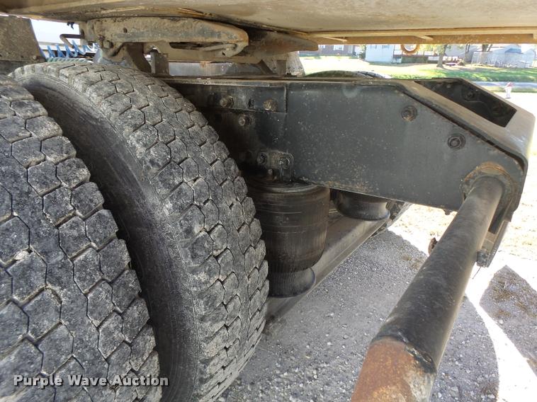 image for item K5559 1993 Volvo WG semi truck