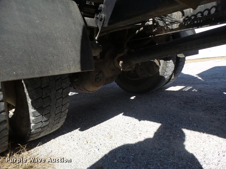 image for item K5559 1993 Volvo WG semi truck