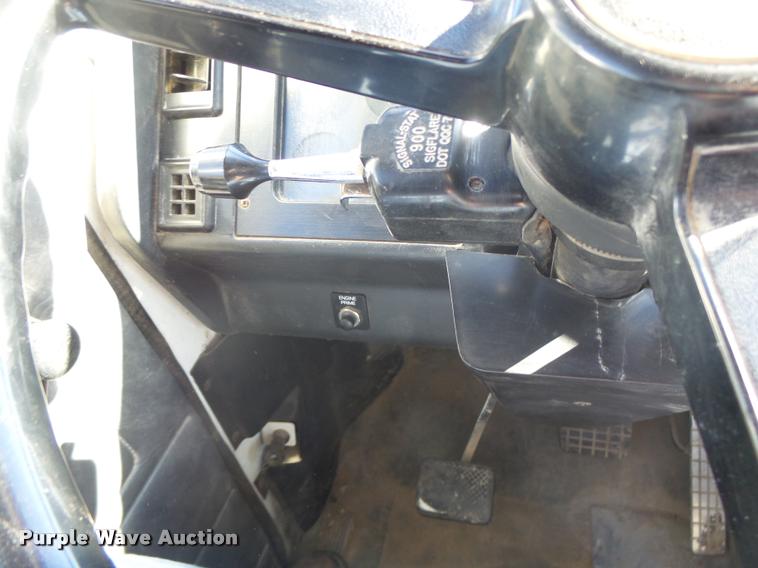 image for item K5559 1993 Volvo WG semi truck