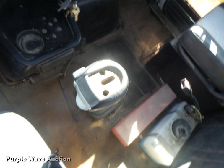 image for item K5559 1993 Volvo WG semi truck