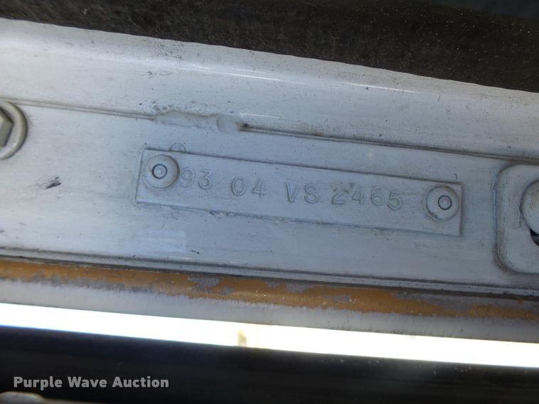 image for item K5559 1993 Volvo WG semi truck