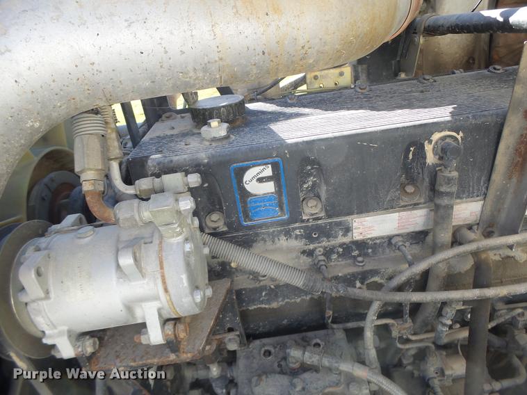 image for item K5559 1993 Volvo WG semi truck