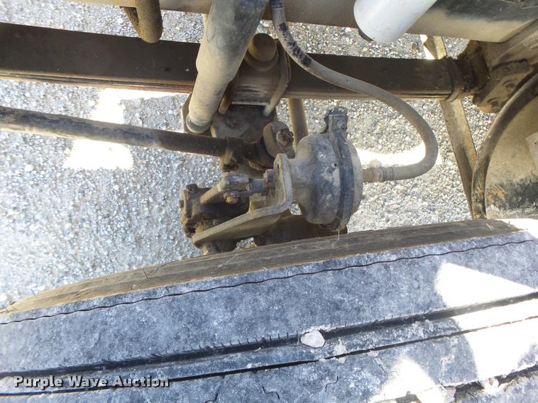 image for item K5559 1993 Volvo WG semi truck