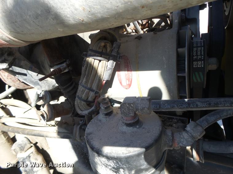 image for item K5559 1993 Volvo WG semi truck