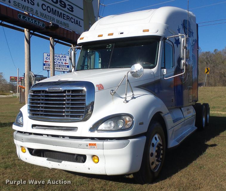 image for item K5574 2007 Freightliner Columbia 120 semi truck