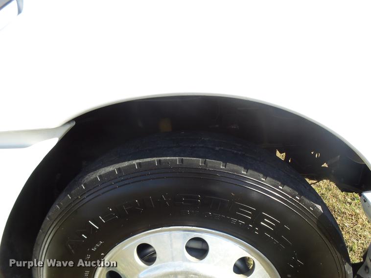 image for item K5574 2007 Freightliner Columbia 120 semi truck