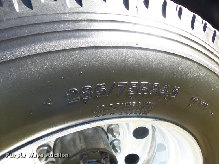 image for item K5574 2007 Freightliner Columbia 120 semi truck