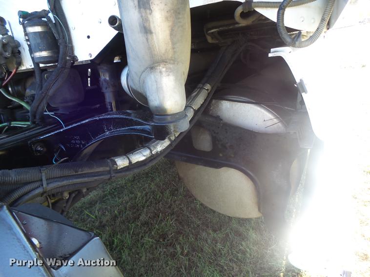 image for item K5574 2007 Freightliner Columbia 120 semi truck