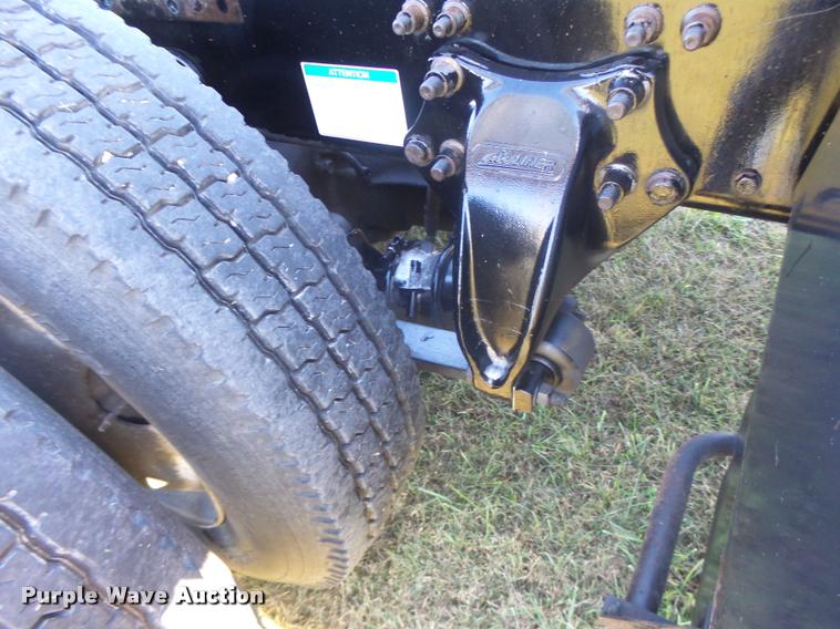 image for item K5574 2007 Freightliner Columbia 120 semi truck