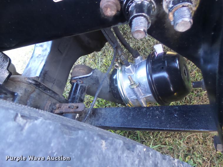 image for item K5574 2007 Freightliner Columbia 120 semi truck