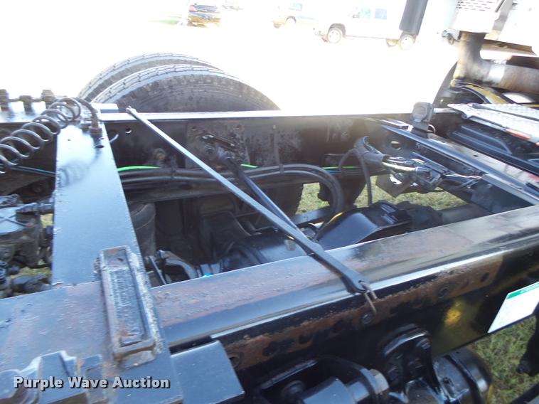 image for item K5574 2007 Freightliner Columbia 120 semi truck