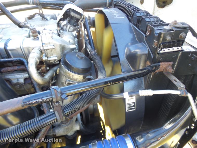 image for item K5574 2007 Freightliner Columbia 120 semi truck