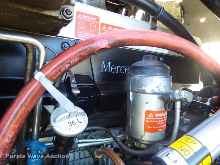 image for item K5574 2007 Freightliner Columbia 120 semi truck