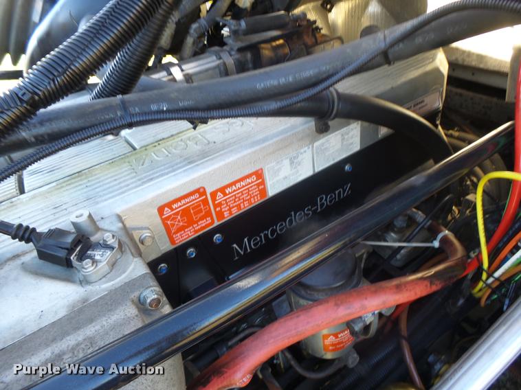 image for item K5574 2007 Freightliner Columbia 120 semi truck