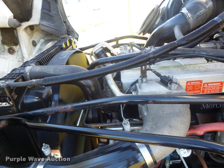 image for item K5574 2007 Freightliner Columbia 120 semi truck