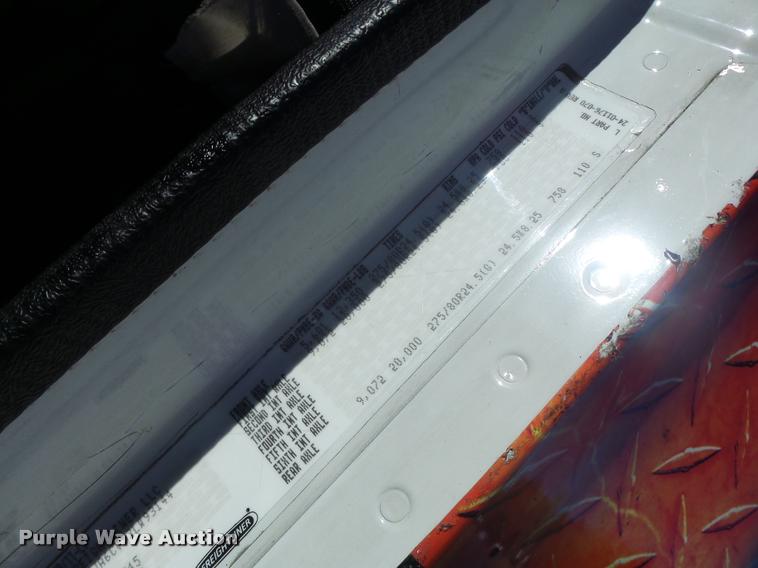 image for item K5574 2007 Freightliner Columbia 120 semi truck