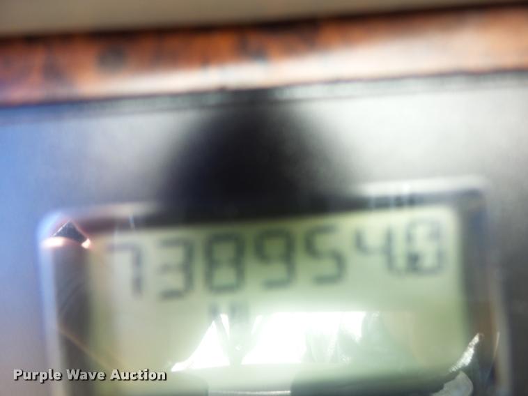 image for item K5574 2007 Freightliner Columbia 120 semi truck