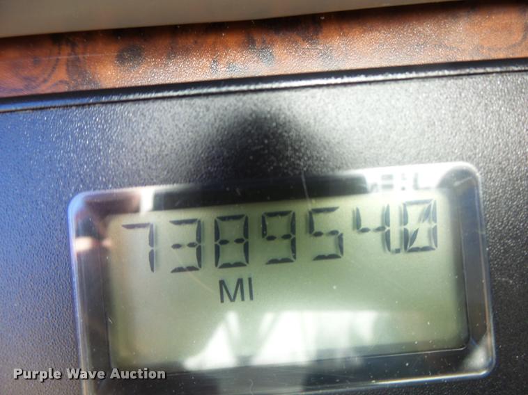 image for item K5574 2007 Freightliner Columbia 120 semi truck