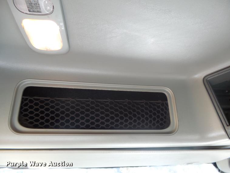 image for item K5574 2007 Freightliner Columbia 120 semi truck