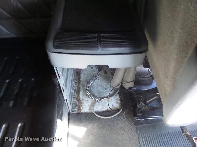 image for item K5574 2007 Freightliner Columbia 120 semi truck