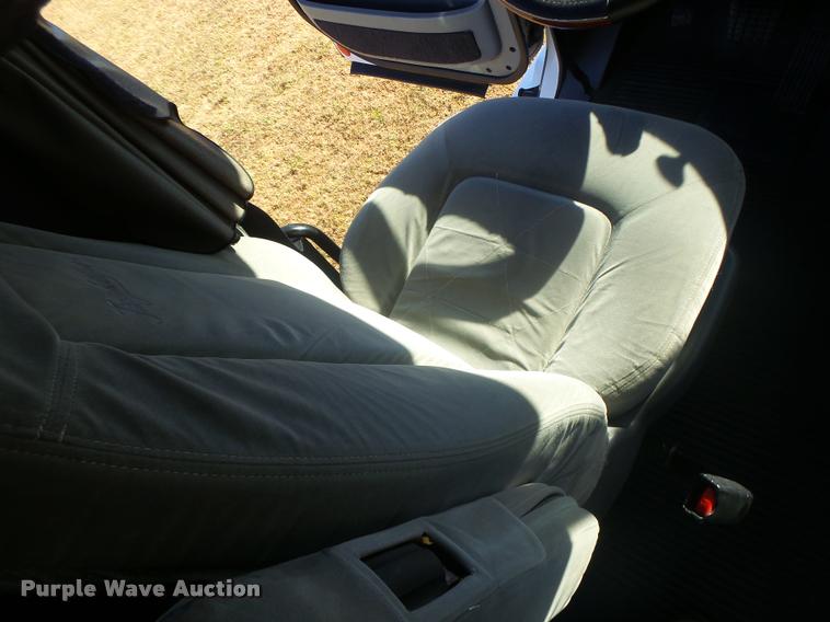 image for item K5574 2007 Freightliner Columbia 120 semi truck