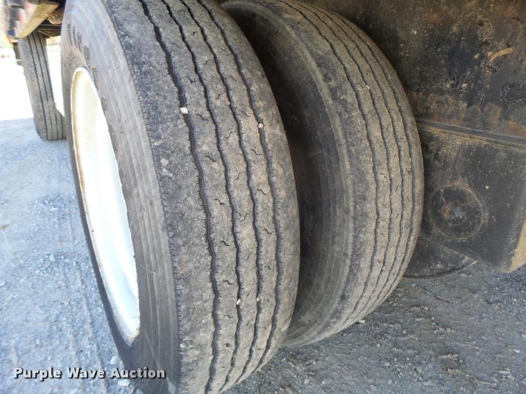 image for item K5583 1997 Tarasport drop deck trailer