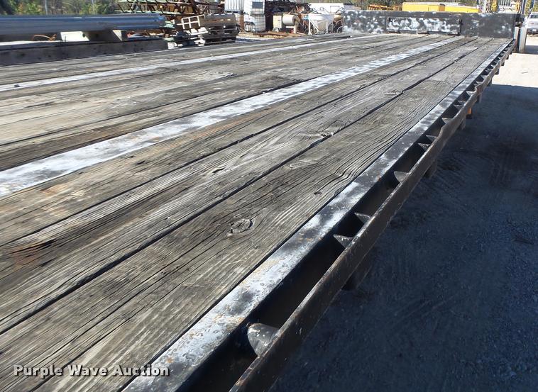 image for item K5583 1997 Tarasport drop deck trailer